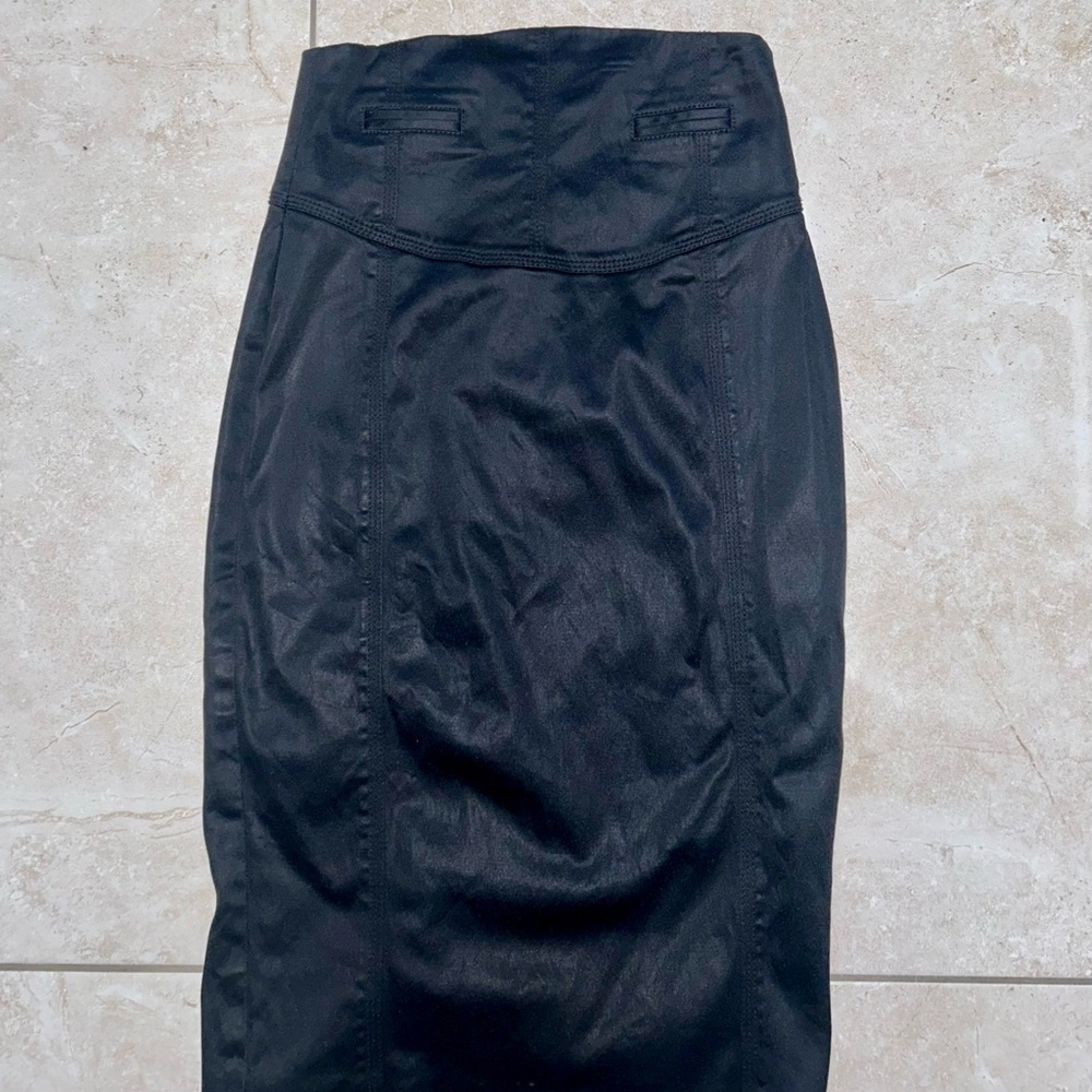 Guess by Marciano Black Ruched Midi Pencil Skirt